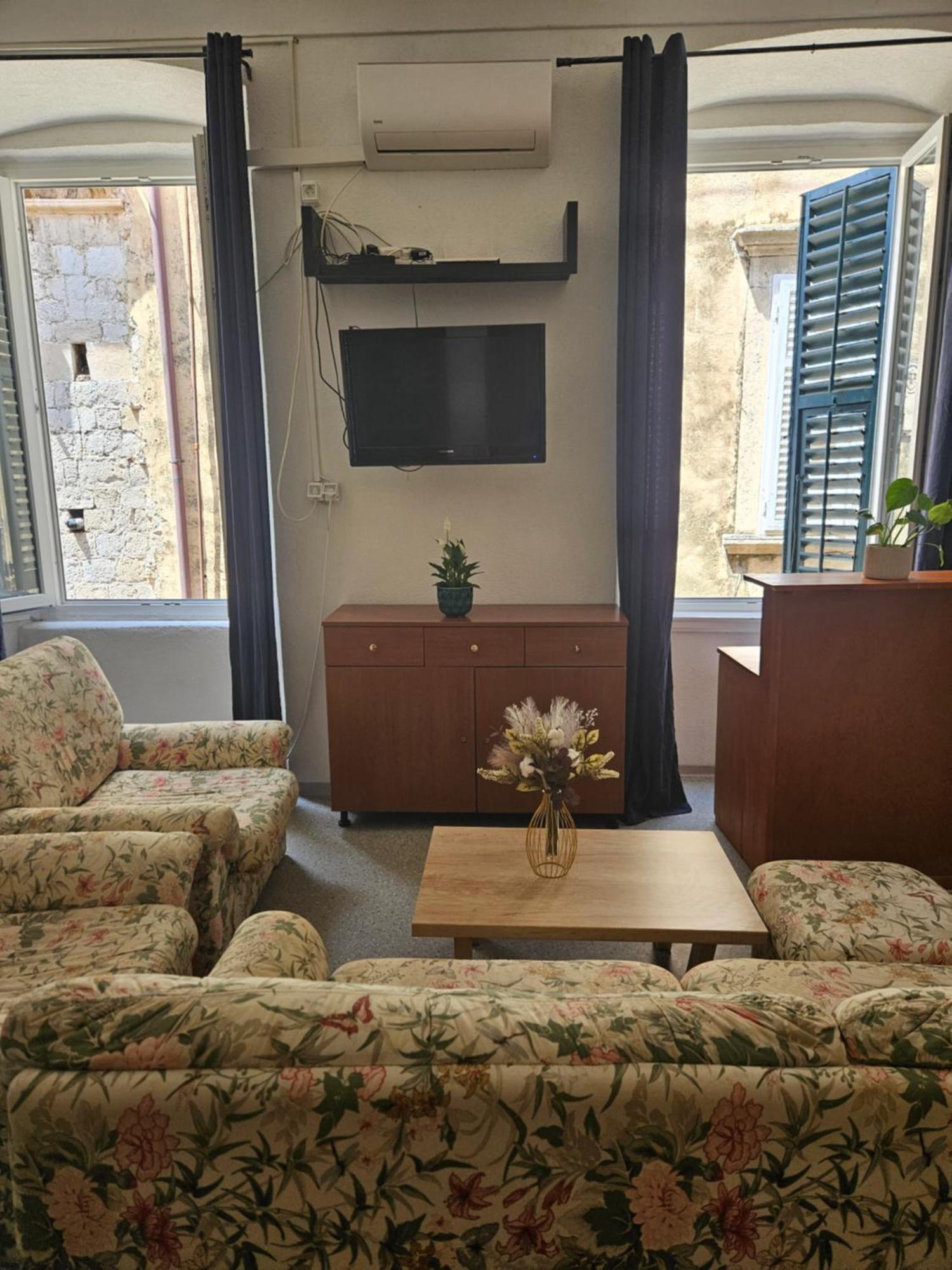 Castello Hostel Дубровник Экстерьер фото
